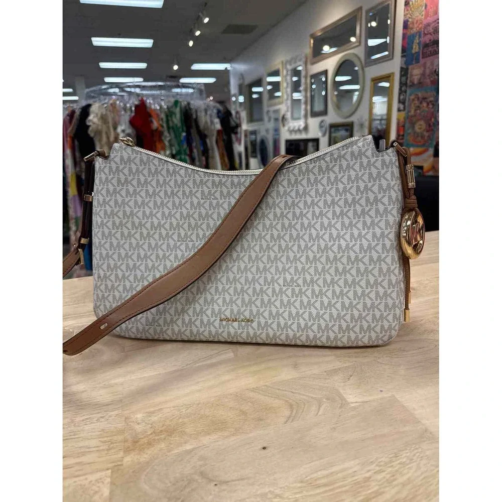 Michael Kors Cream Shoulder Preloved Nolita Handbag